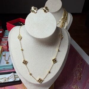 Elegant 14k laminated Gold Clover Necklace, bracelet and Earring Set